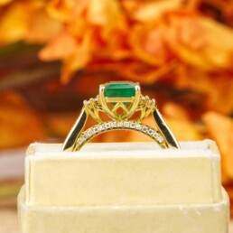 Fine Emerald Jewelry